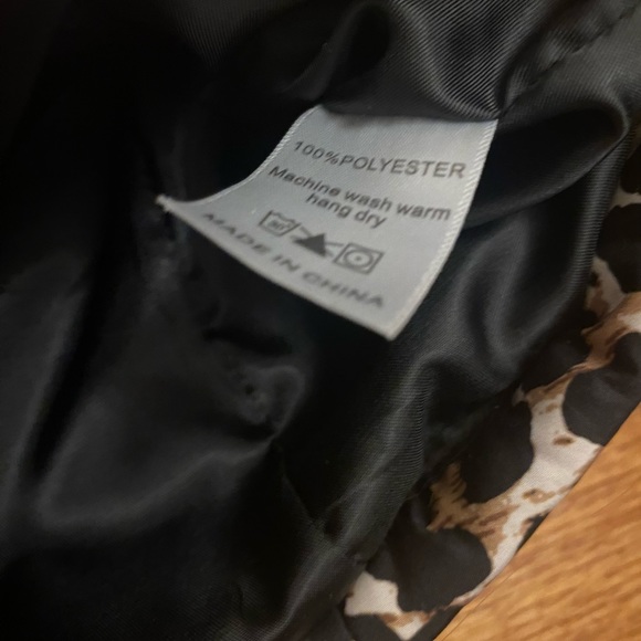 Cheetah Print Puffer Vest - Picture 4 of 5